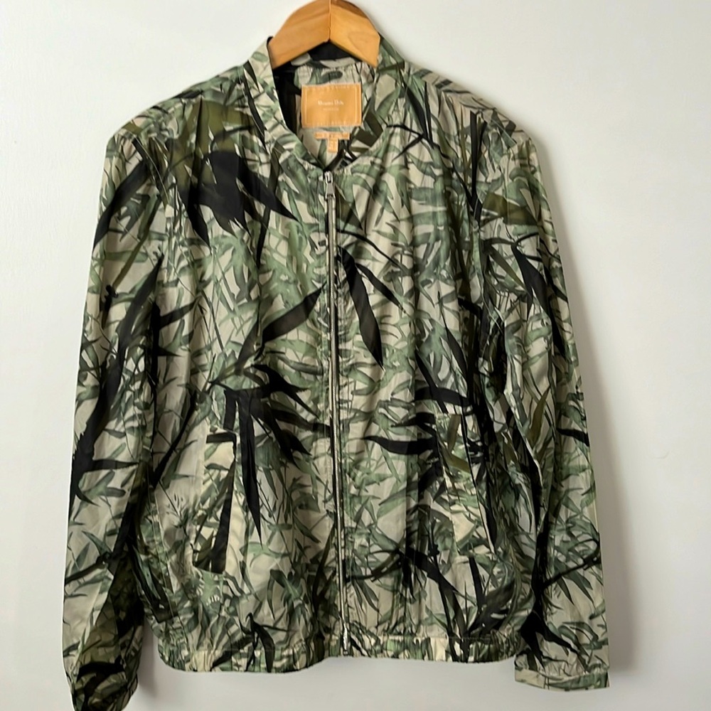 Women’s Massimo Dutti lightweight windbreaker.